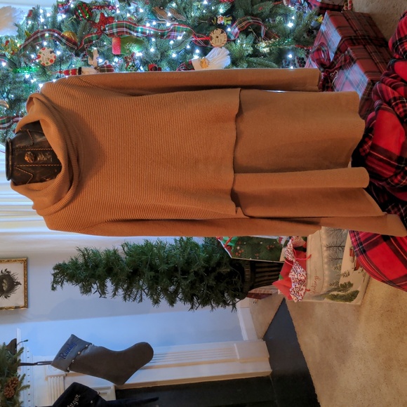 Avette a sweater tunic - Picture 1 of 4